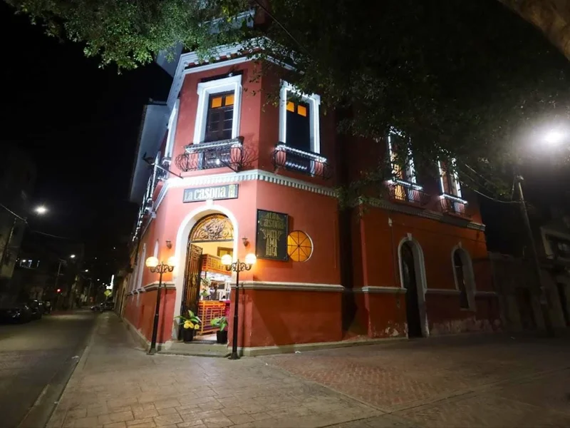 La Casona Pata Amarilla