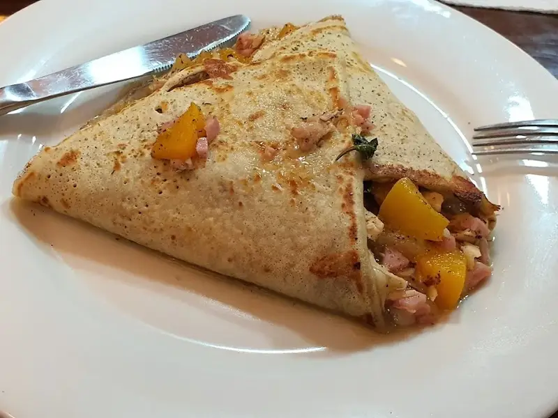 Aroma's Café & Crepes