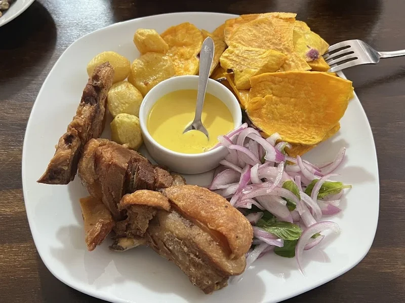 Chicharronería "Cuchi Rico"