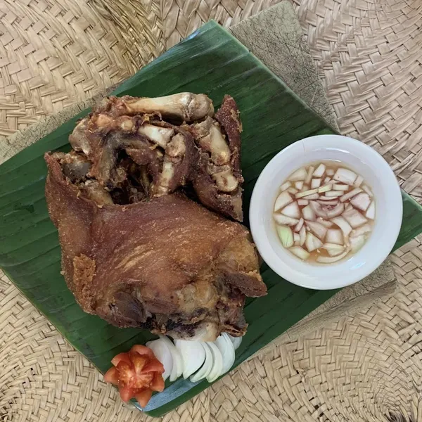 Dolly's Crispy Pata Dau