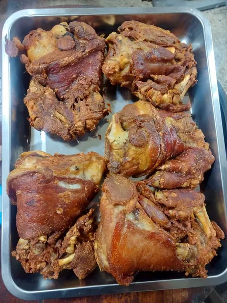 MANG CESAR CRISPY PATA