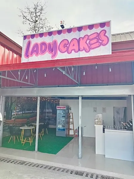 Lady Cakes and Coffee