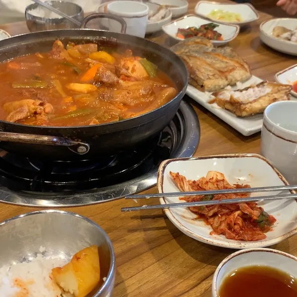 GoHyangJhip Korean Restaurant 고향집 식당