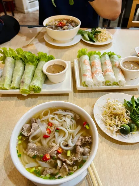 Halong Bay Vietnamese Restaurant - Greenfields Sindalan