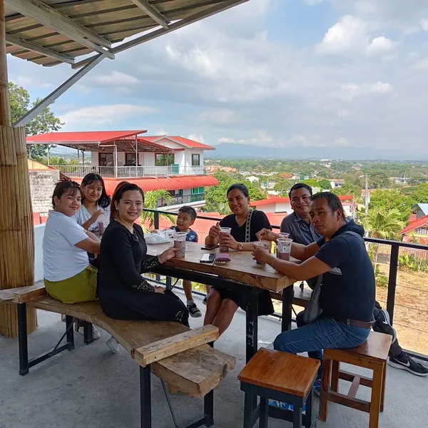 4Queens Eats Halo-Halo and Food Trays