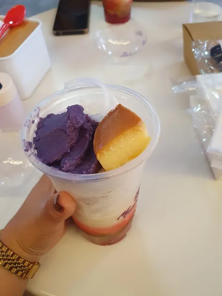 MacabeBest Halo-halo - Dau, Mabalacat