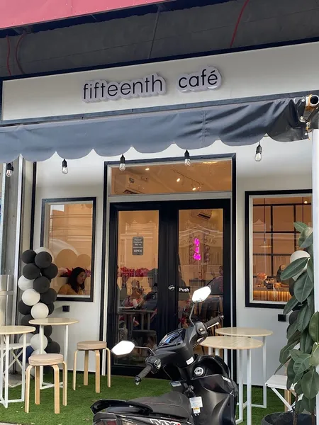 Fifteenth Café