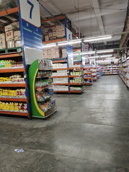 Super 8 Grocery Warehouse (Malolos)