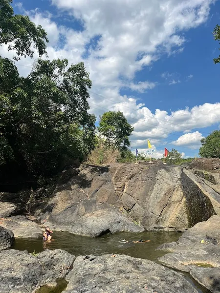 Tungtong falls