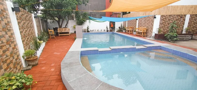 Emmanoel's Private Pool