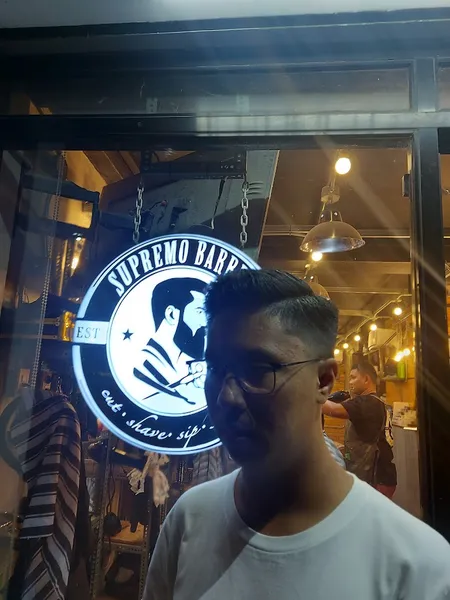 Supremo Barber