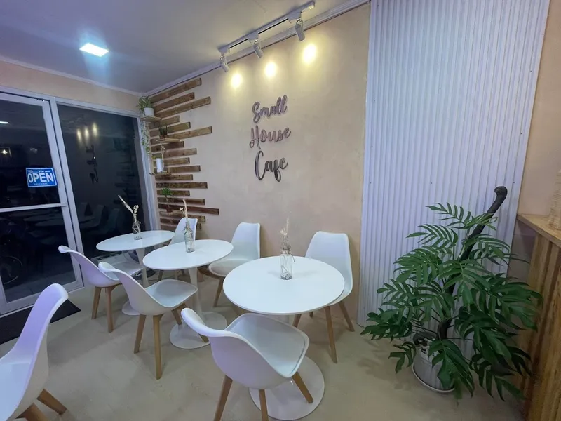 Small House Cafe