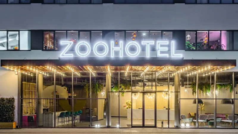 HOTEL ZOO