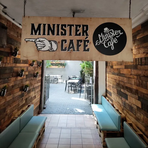 Minister Cafe