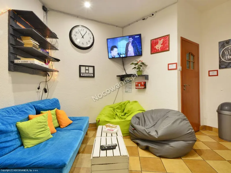 FlyFly Hostel