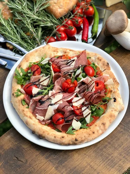 Italia To Go pizza napoletana, delikatesy włoskie i rosticceria