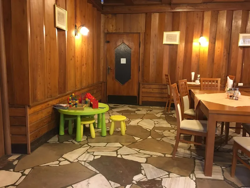 Parkowa. Restauracja Uzdrowisk Krakowskich