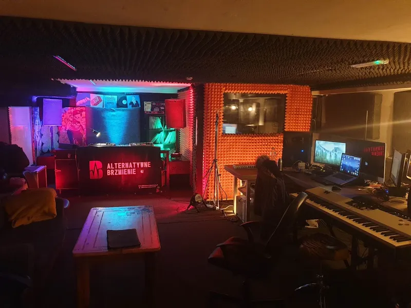 Alternatywne Brzmienie & ManCave Studio