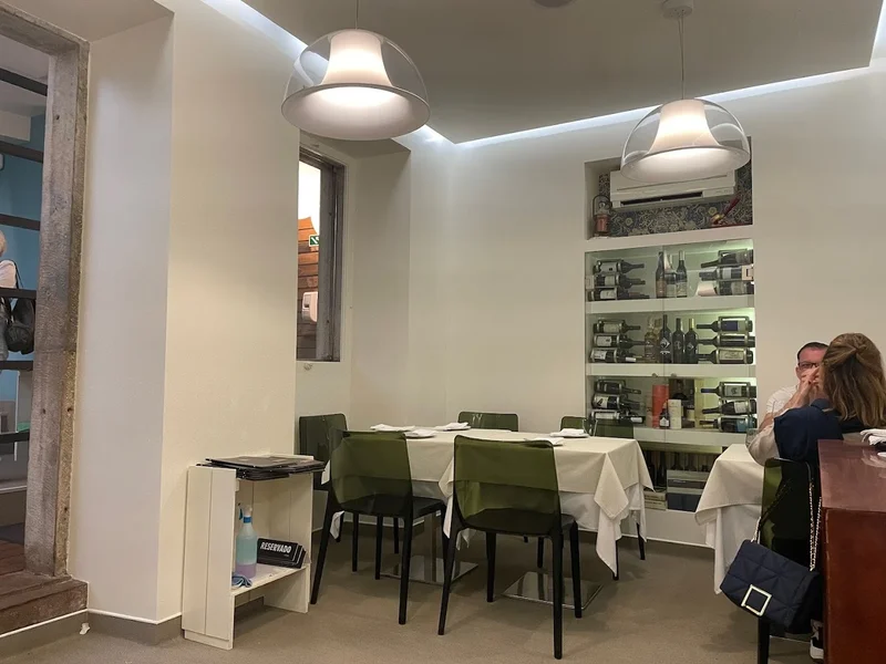 Incomum by Luis Santos