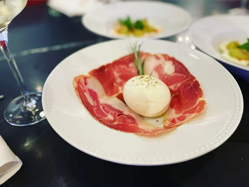 O Primitivo Restaurant & Lounge