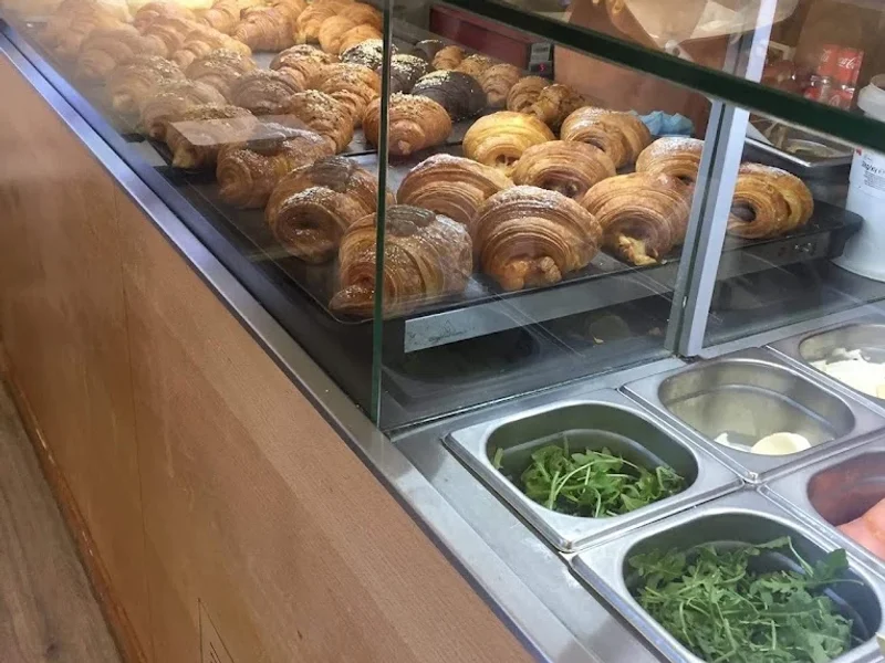 Sam Croissants
