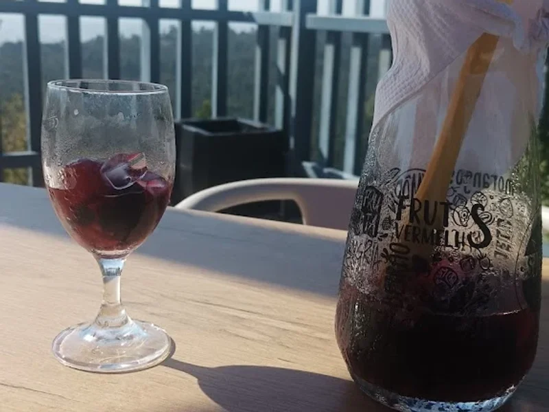 A Gruta petisqueira esplanada