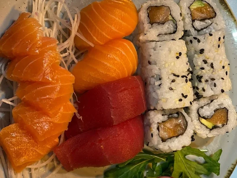 Yumi restaurante japonês e sushi bar