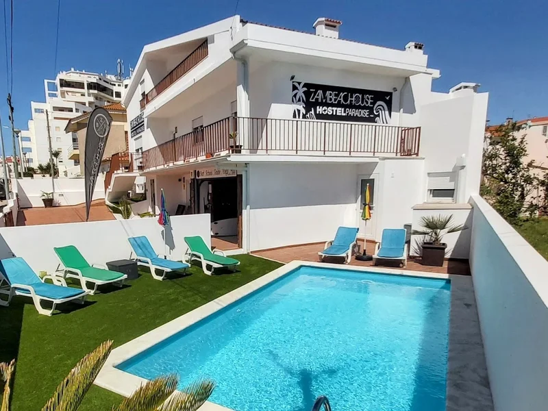 ZAMBEACHOUSE - Hostel Paradise