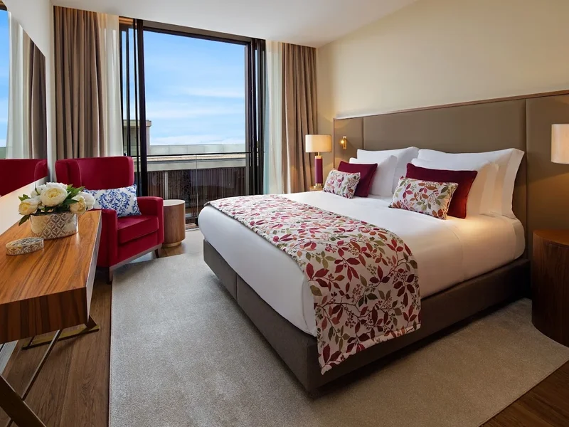 Boeira Garden Hotel Porto Gaia, Curio Collection by Hilton