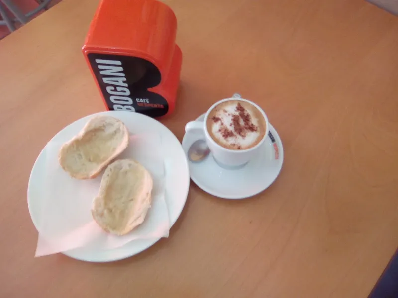 Pão Quente e Pastelaria Ana