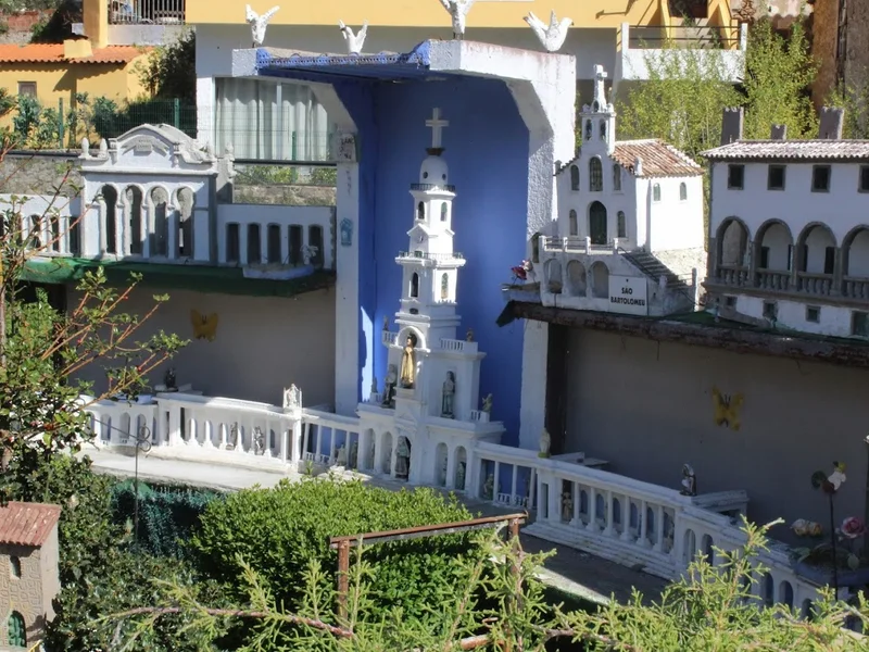Jardim de monumentos em miniatura