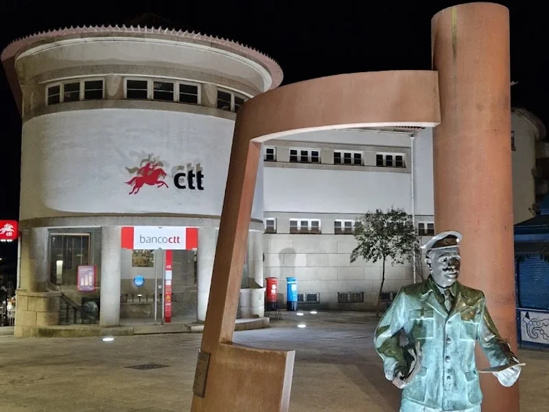 Estátua Jornaleiro