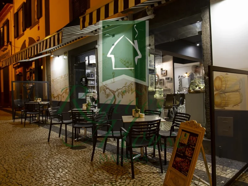 Regiões House - Bar de Vinhos / Tapas