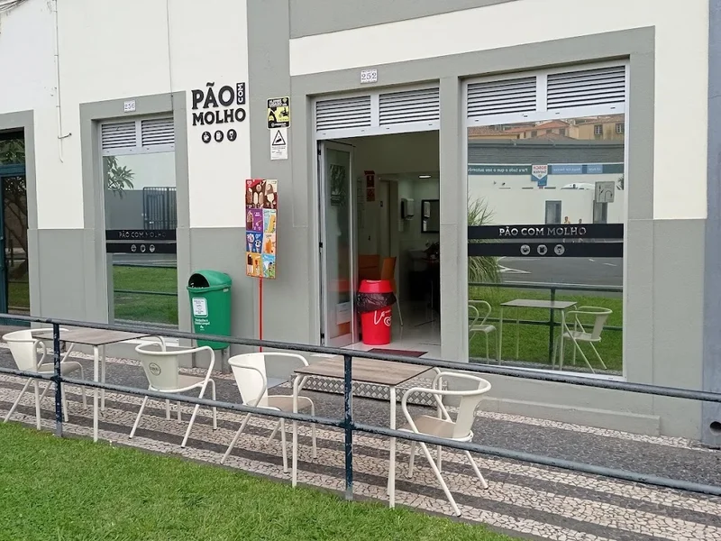 Pão Com Molho Wine Bar