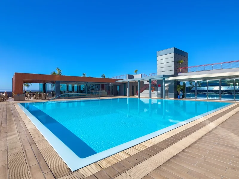 The Views Monumental