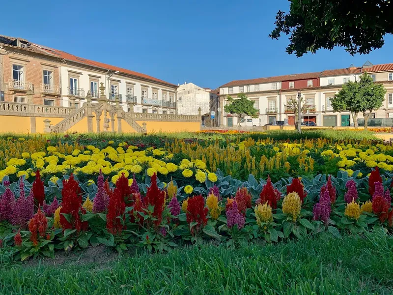 Praça Mouzinho de Albuquerque