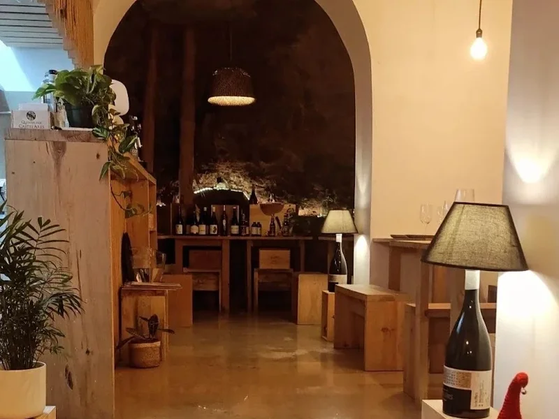 Noster Taberna & Wine Bar