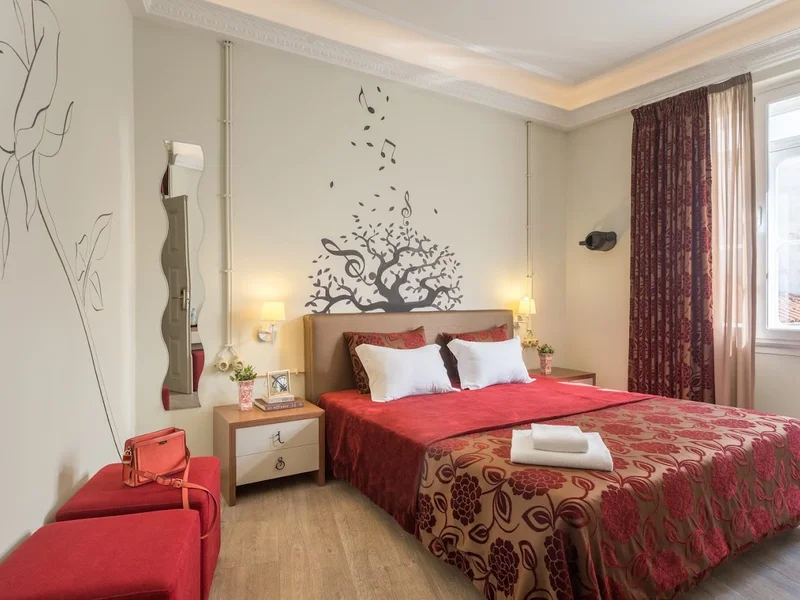 Serenata Hostel & Suites