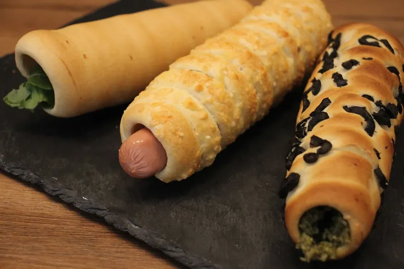 Pastelaria A Leste - Bolos Chaminé