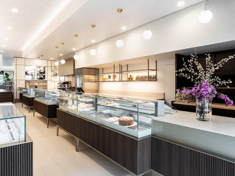 Latina | Pastelaria Central SCP Lda