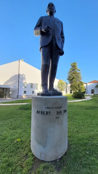 Estátua Dr. Alberto Souto