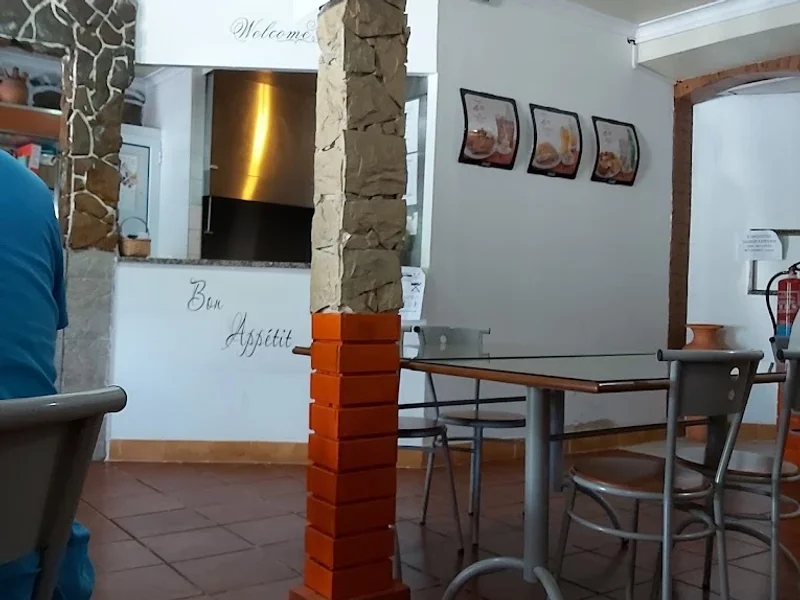 Restaurante & Churrasqueira O Pombo