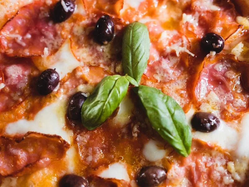 NONNAS TEETH & TOMATOES PIZZA