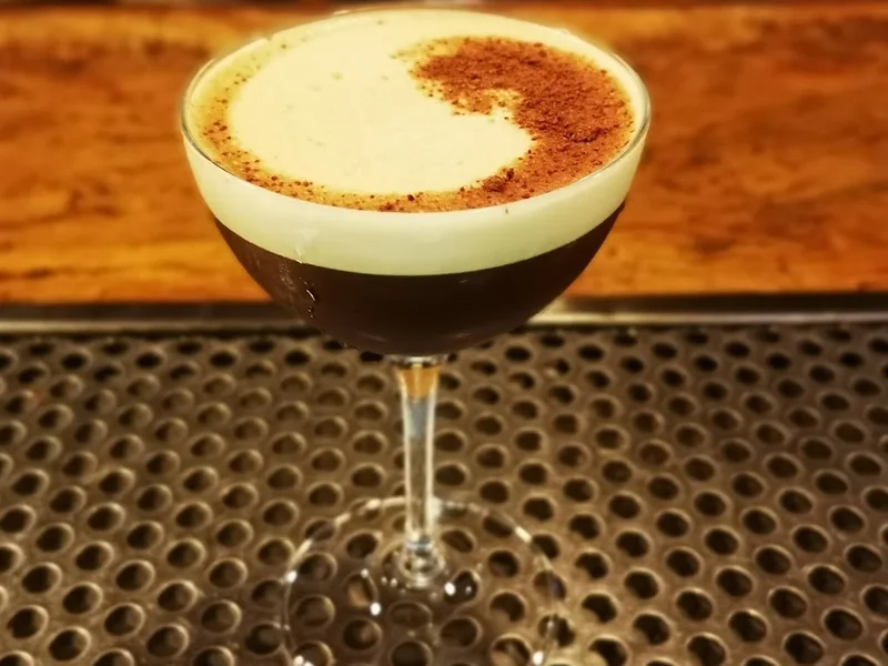 Varandas Cocktail and Wine Bar