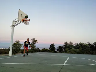 Lista 12 campos de basquetebol no Distrito de Lisboa