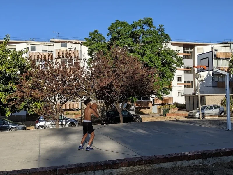 Campo de basquetebol Rua Alferes Barrilaro