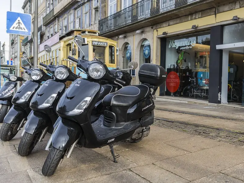 Vieguini - Bike & Scooter Rental Porto