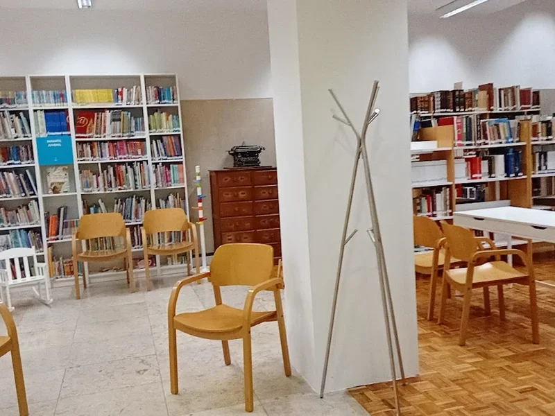 Biblioteca Arquitecto Cosmelli Sant'Anna