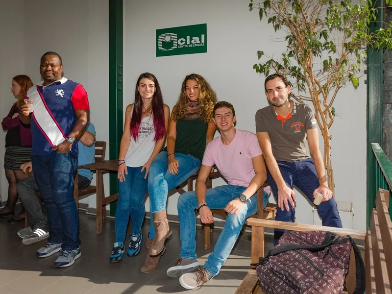 CIAL - Centro de Línguas