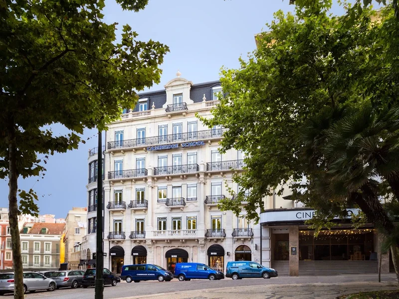 Cambridge School - Avenida